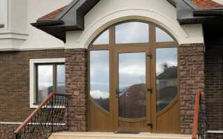 Выбор оформления входа в здание, разновидности конструкций и материалов входной группы