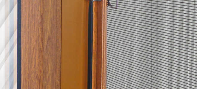 Способы крепления москитной сетки на деревянные окна