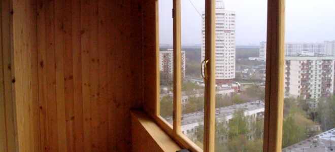 Остекление балконов деревянными рамами: плюсы и минусы