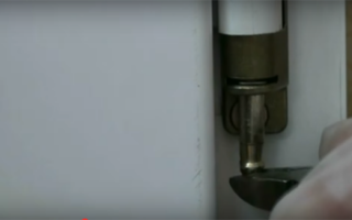 Как производится демонтаж створки пластикового окна для ремонта стеклопакета