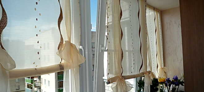 Шторы на балкон: римские, рулонные, ширмы