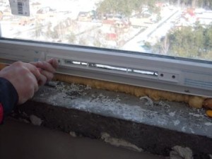 Установка вентиляционных клапанов на пластиковые окна