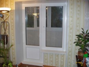 Пластиковые балконные двери