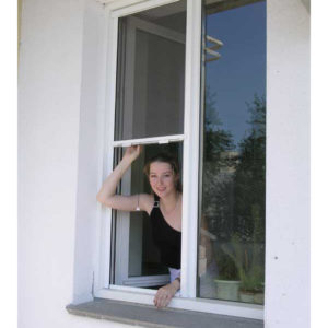 Форточка скользит внутри окна ПВХ