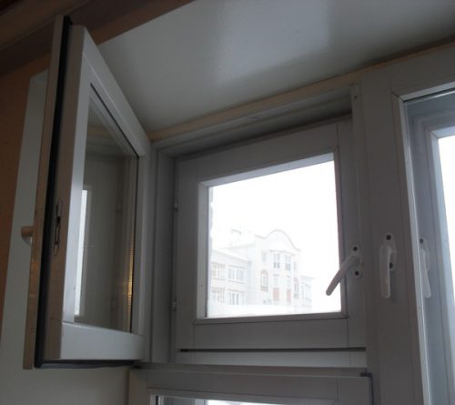 Окна ПВХ с форточкой