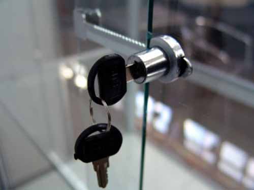 Замки на стеклянные двери без сверления